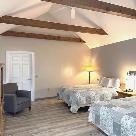 Spruce Lane Lodge And Cottages Smoketown  Екстериор снимка