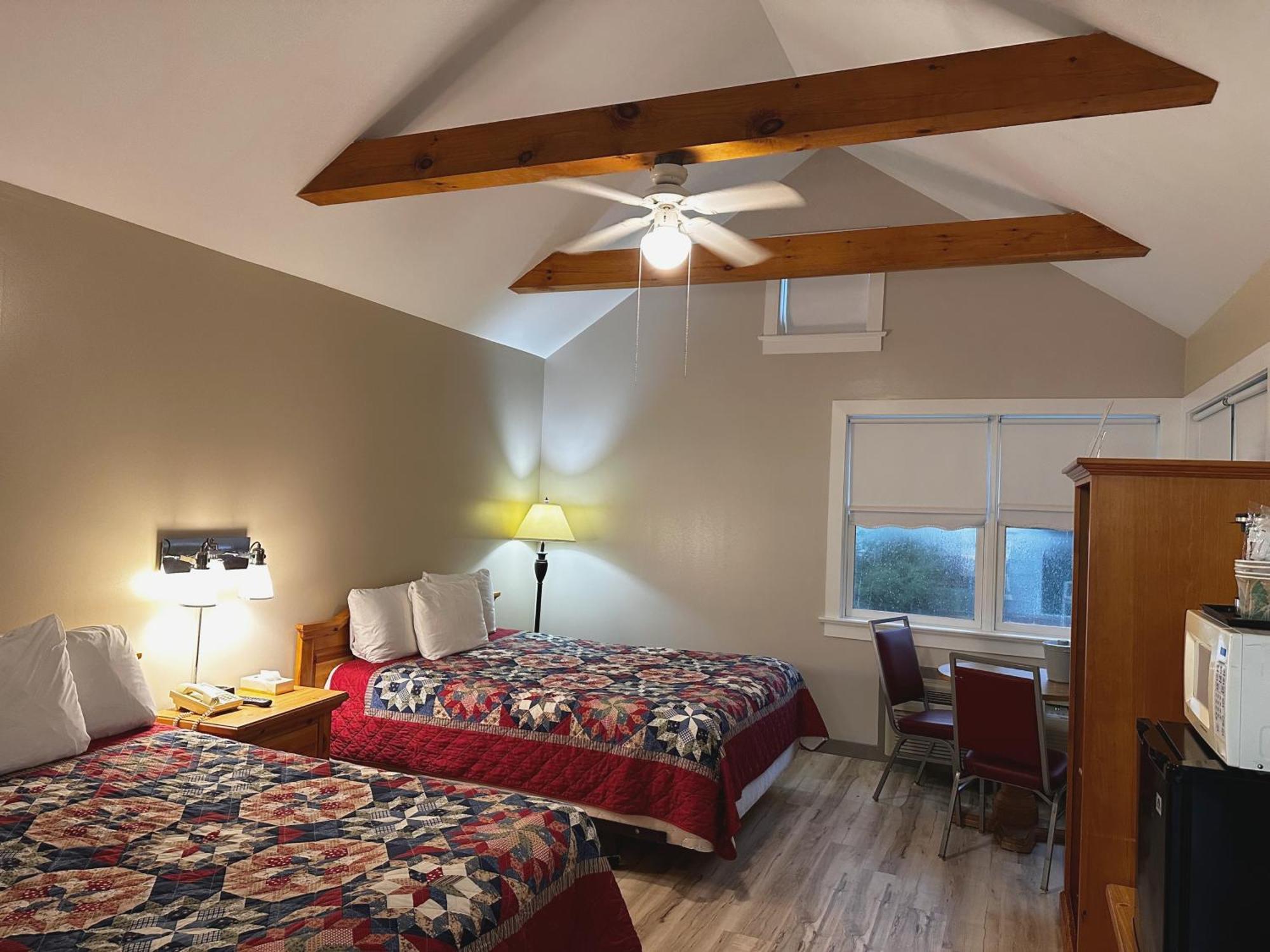 Spruce Lane Lodge And Cottages Smoketown  Екстериор снимка