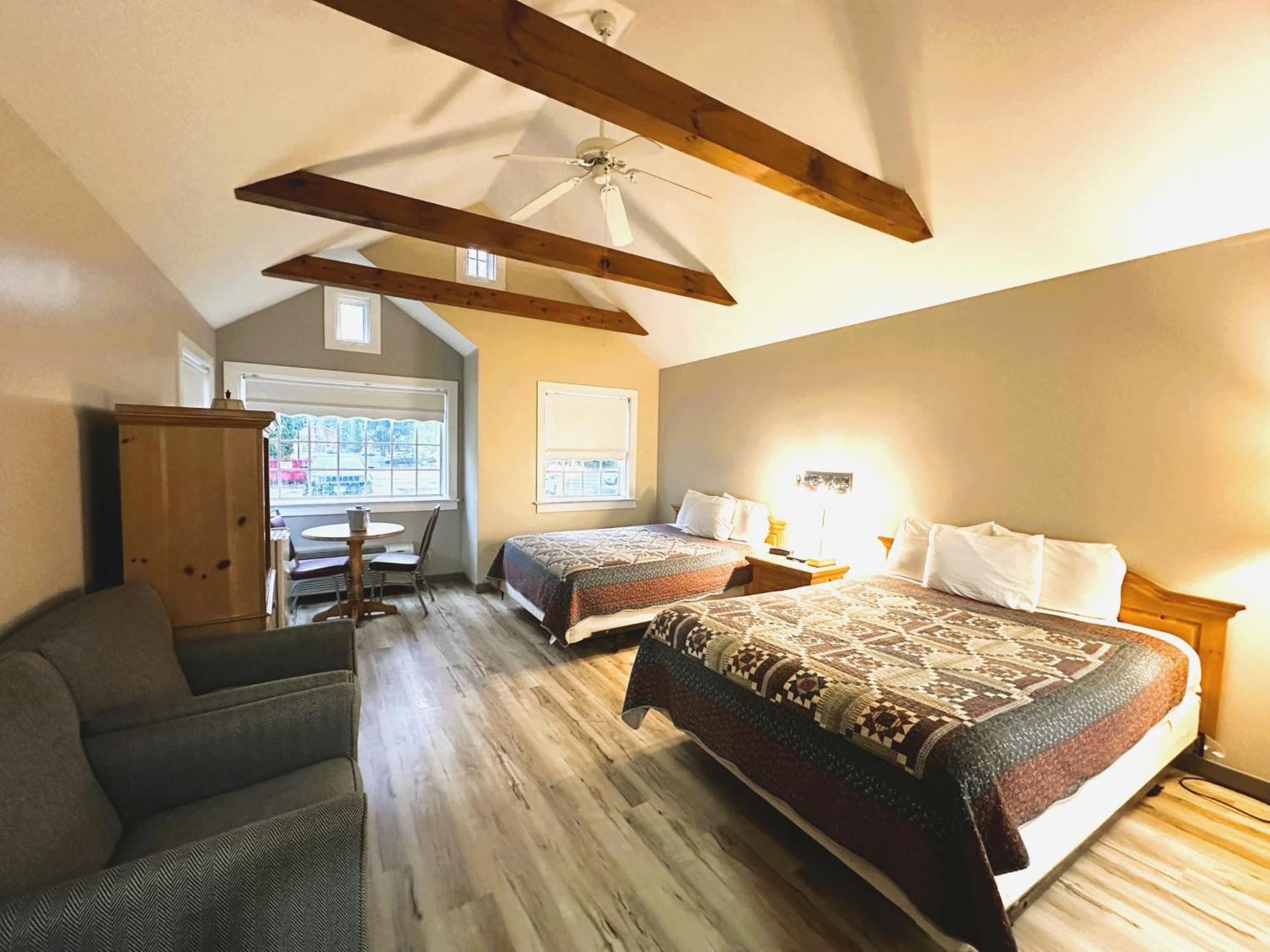 Spruce Lane Lodge And Cottages Smoketown  Екстериор снимка