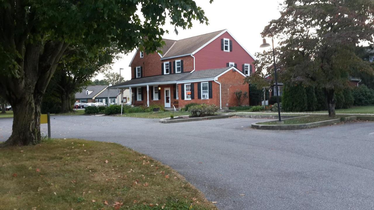 Spruce Lane Lodge And Cottages Smoketown  Екстериор снимка